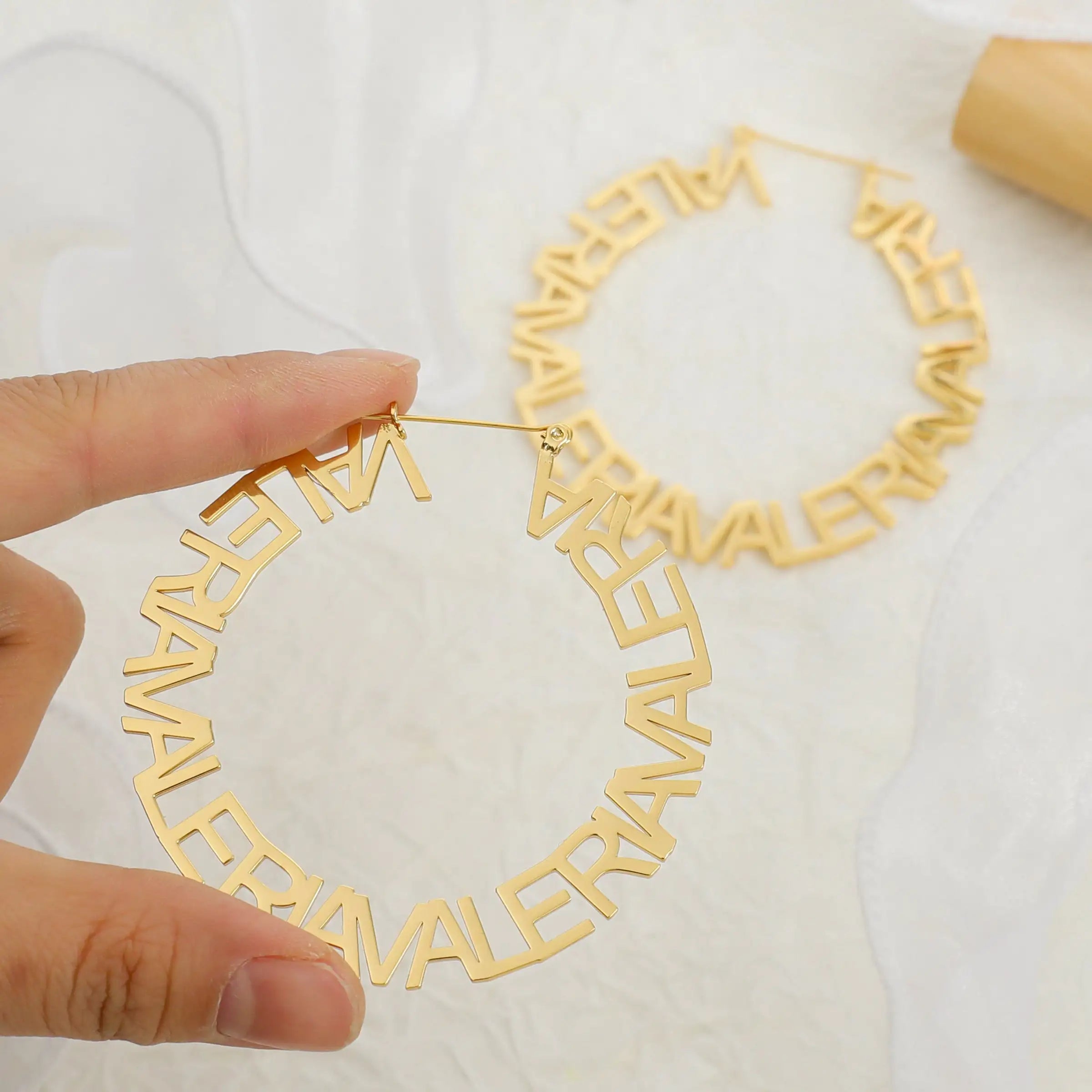 Pendientes Personalizados con Nombre - Baño de Oro 18K sobre Acero Inoxidable