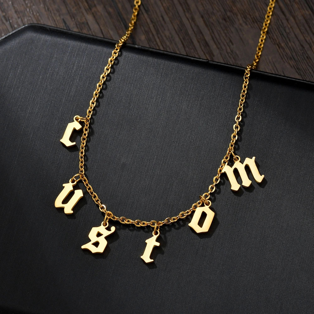 Collar Personalizado Nombres Familiares - Corazón y Mariposa | Esencia Única