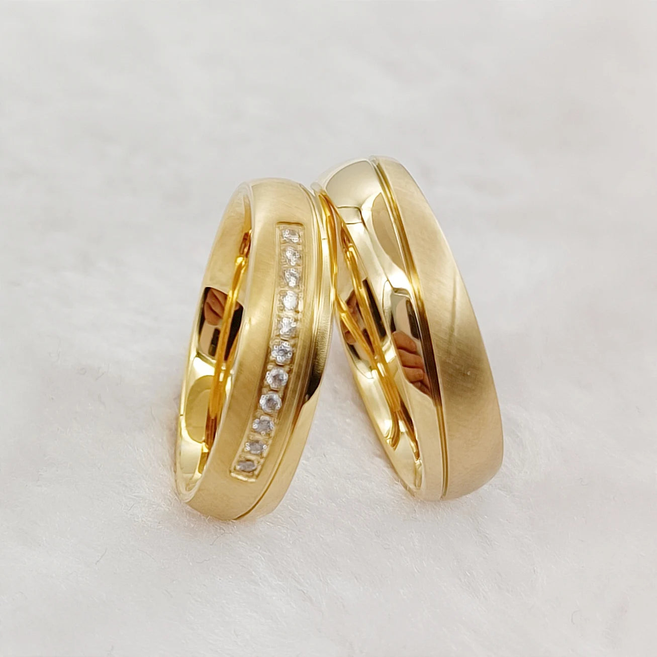 Conjunto Anillos Boda Harmony Oro 18K Pareja | Acero Quirúrgico Promesa