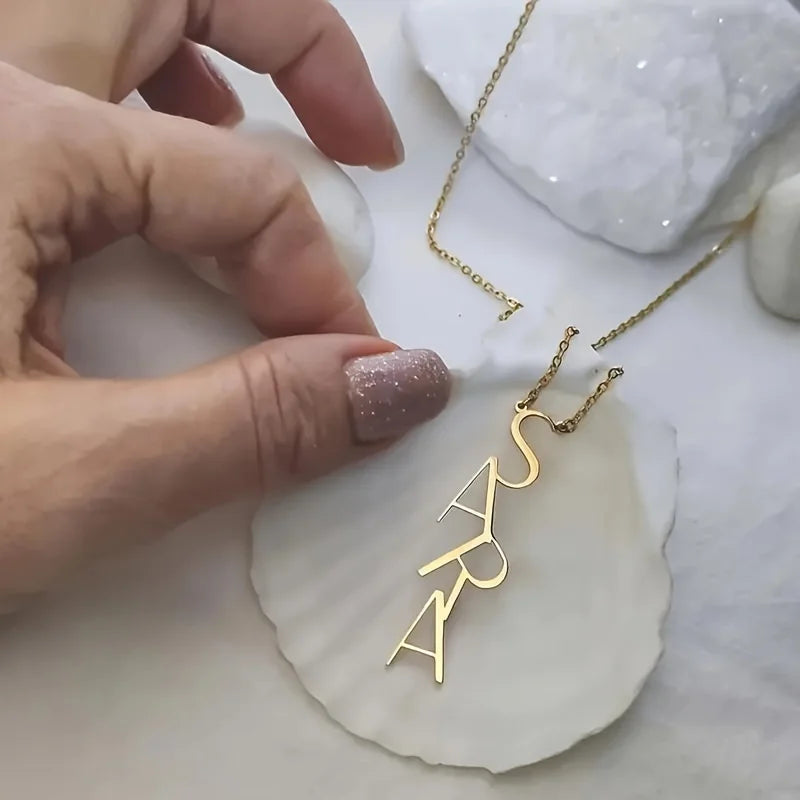 Collar con Nombre Vertical Personalizado en Acero Inoxidable